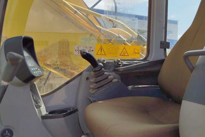 OmecoHub - Immagine NEW HOLLAND E245C